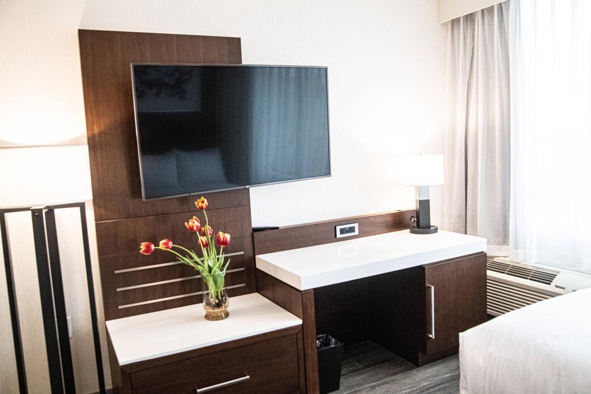 Delta Hotels By Marriott Cincinnati シャロンビル エクステリア 写真