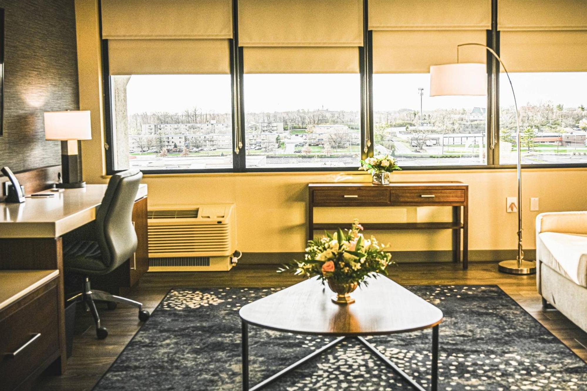Delta Hotels By Marriott Cincinnati シャロンビル エクステリア 写真